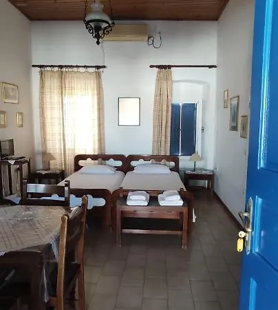 Porphyra Pensión Potamos (Kythira)