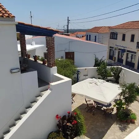 Porphyra Gasthof Potamos (Kythira)